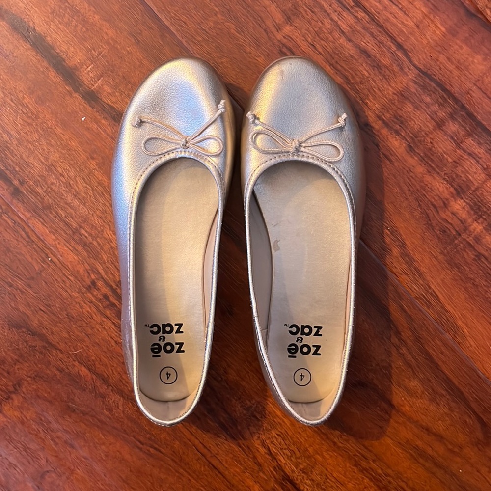 Moccasin size 4 shoes